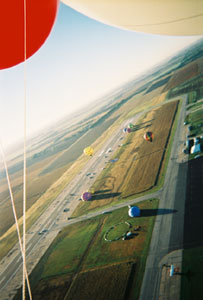 Flight 02.jpg (16720 bytes)