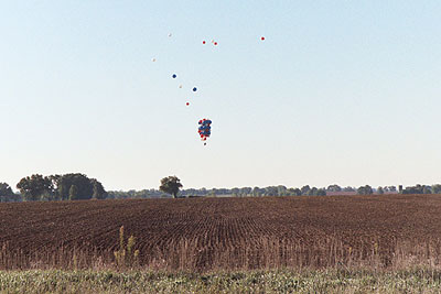 Landing 01.jpg (22095 bytes)