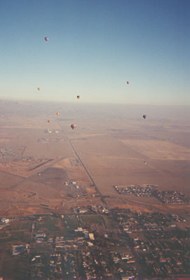 C9 Landing 09.jpg (18367 bytes)